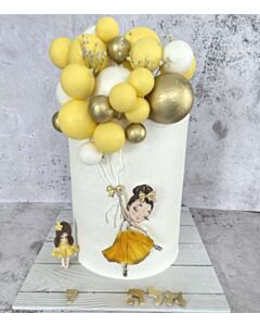 עוגת ילדה עם בלונים צהובים