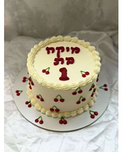 עוגה מעוצבת דובדבנים