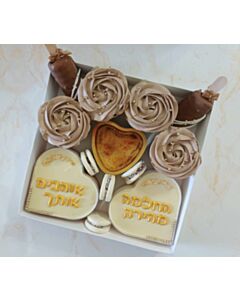 מארז קינוחים משולב קאפקייקס