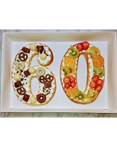 עוגת מספרים 60 חצי שוקולד חצי פירות