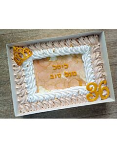עוגה בקופסא קלאסית בגווני לבן זהב