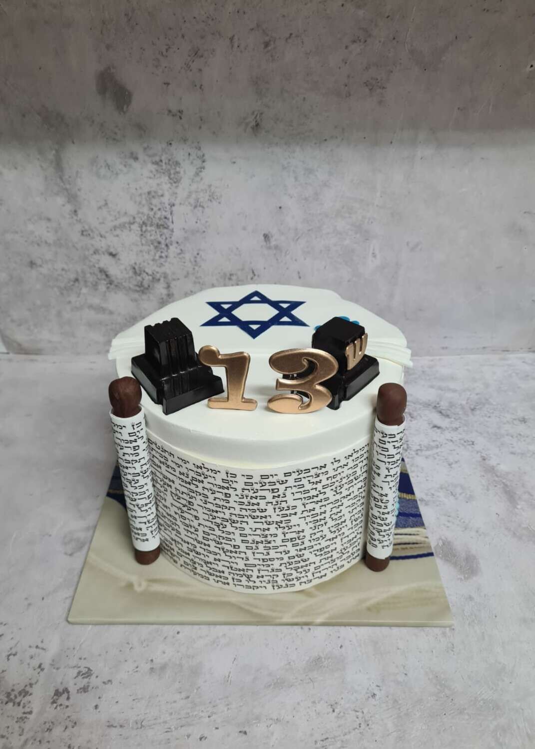 עוגת בר מצווה ספר תורה