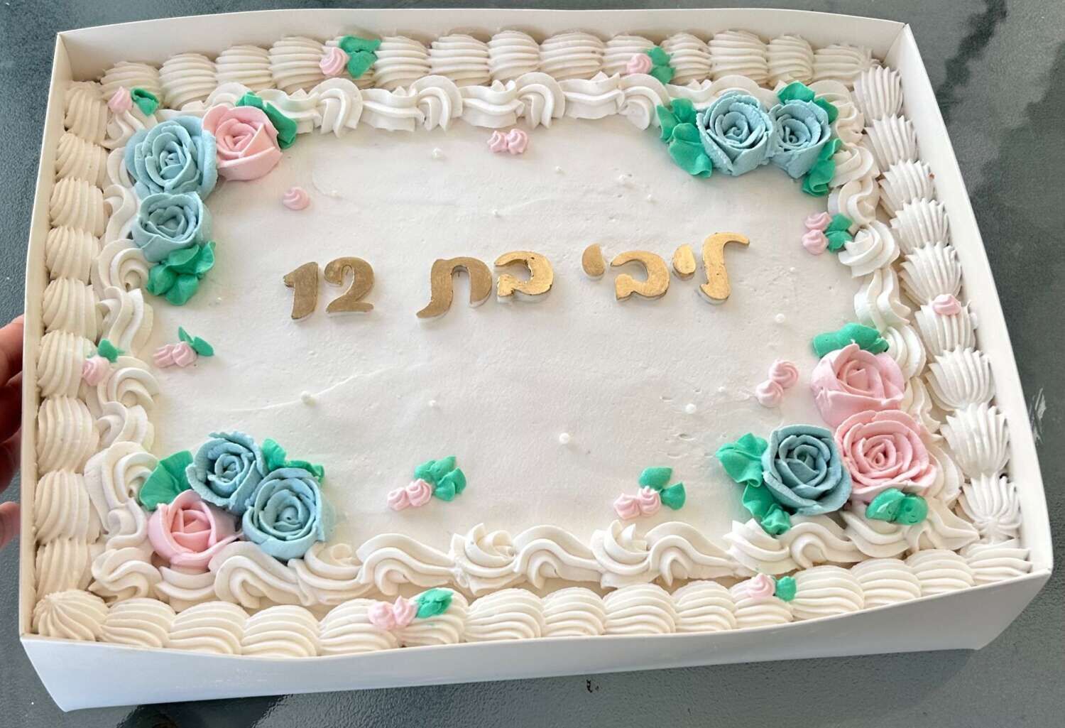 עוגת בת מצווה בקופסא גודל בינוני