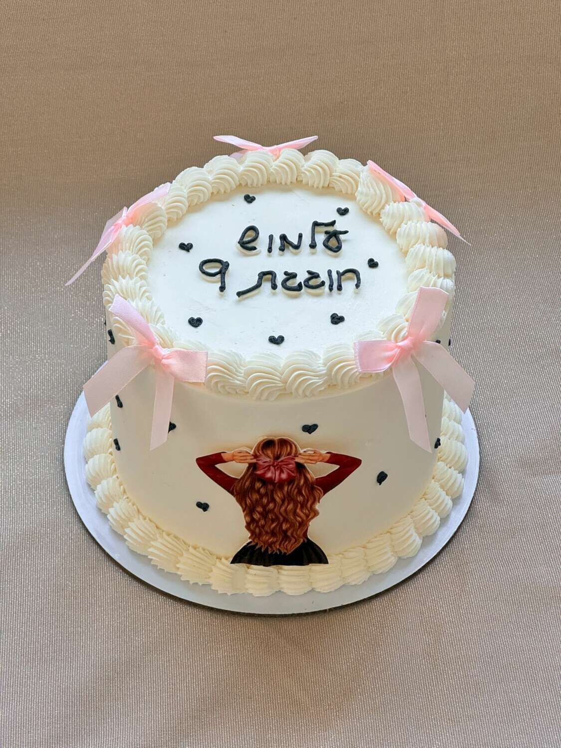 עוגה מעוצבת וינטג' פפיונים