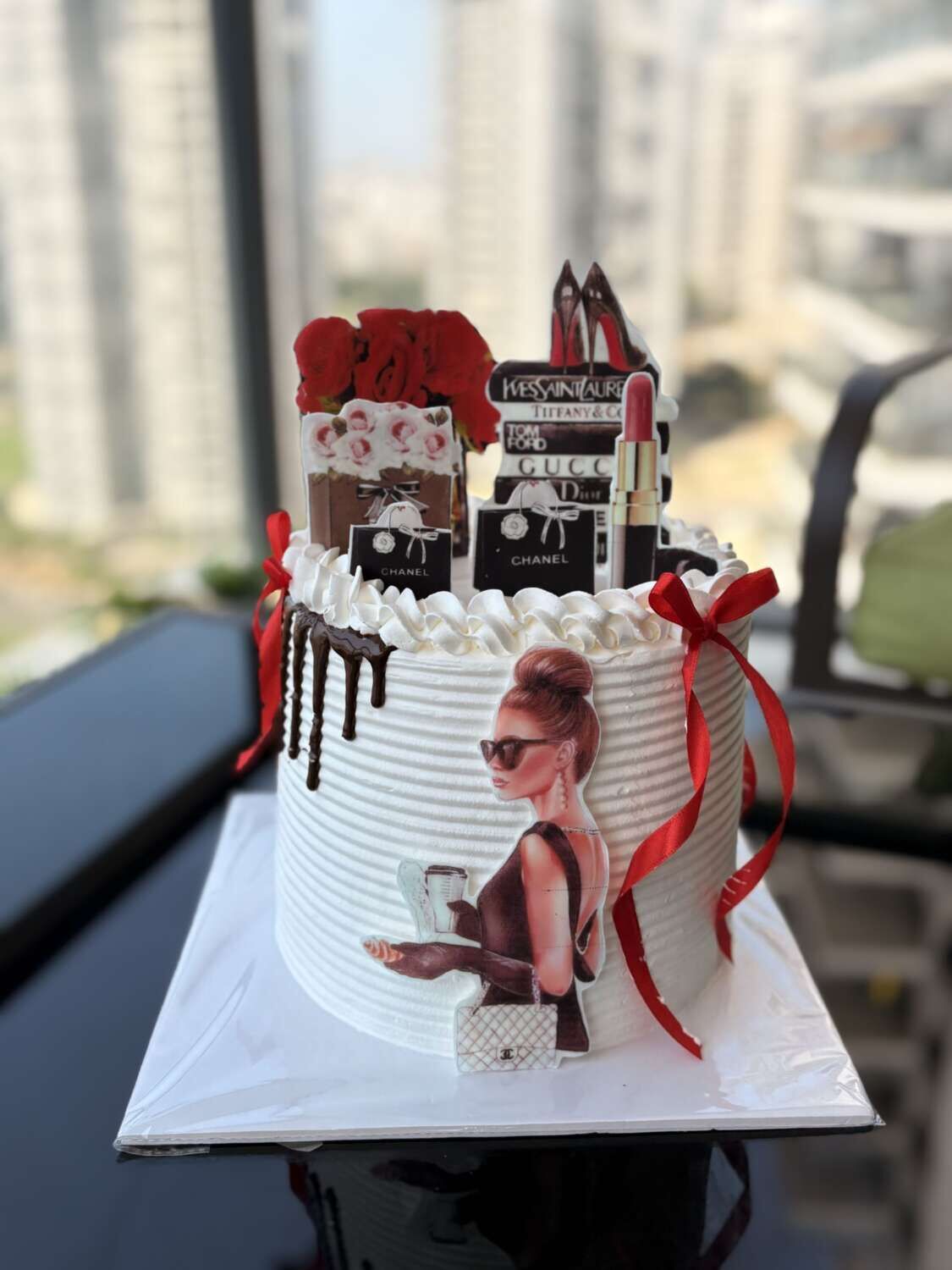 עוגת מותגים לאישה פפיונים