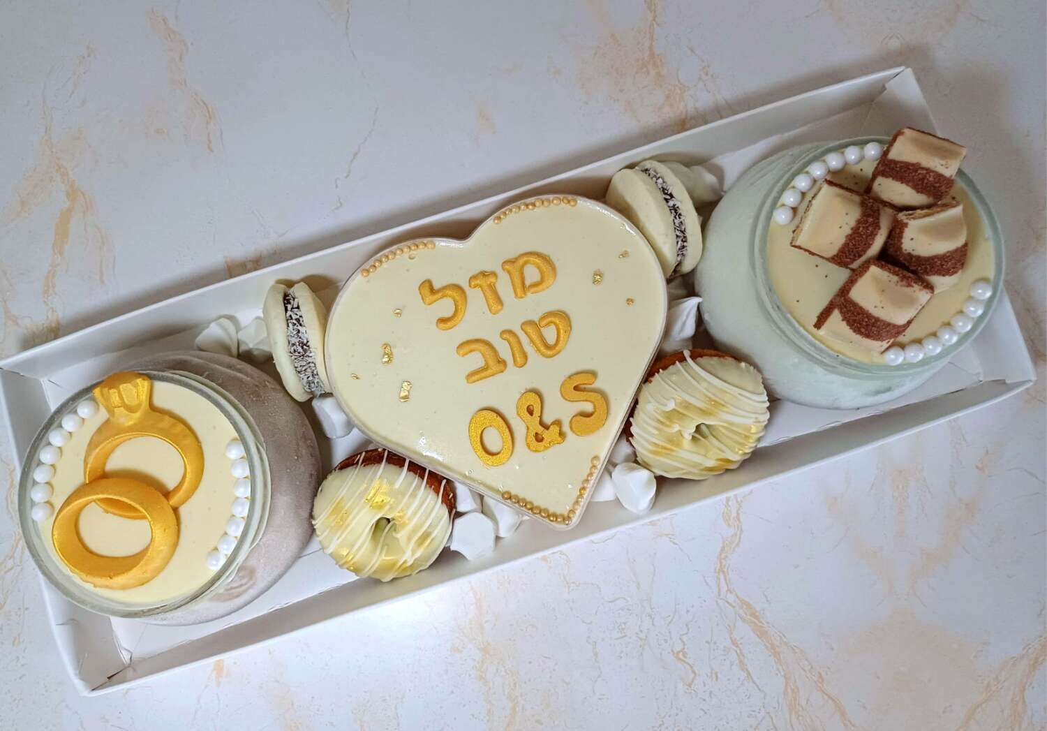 מארז קינוחים להצעת נישואין אירוסין