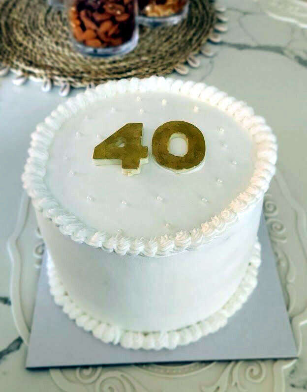 עוגת יום הולדת 40 יוקרתית