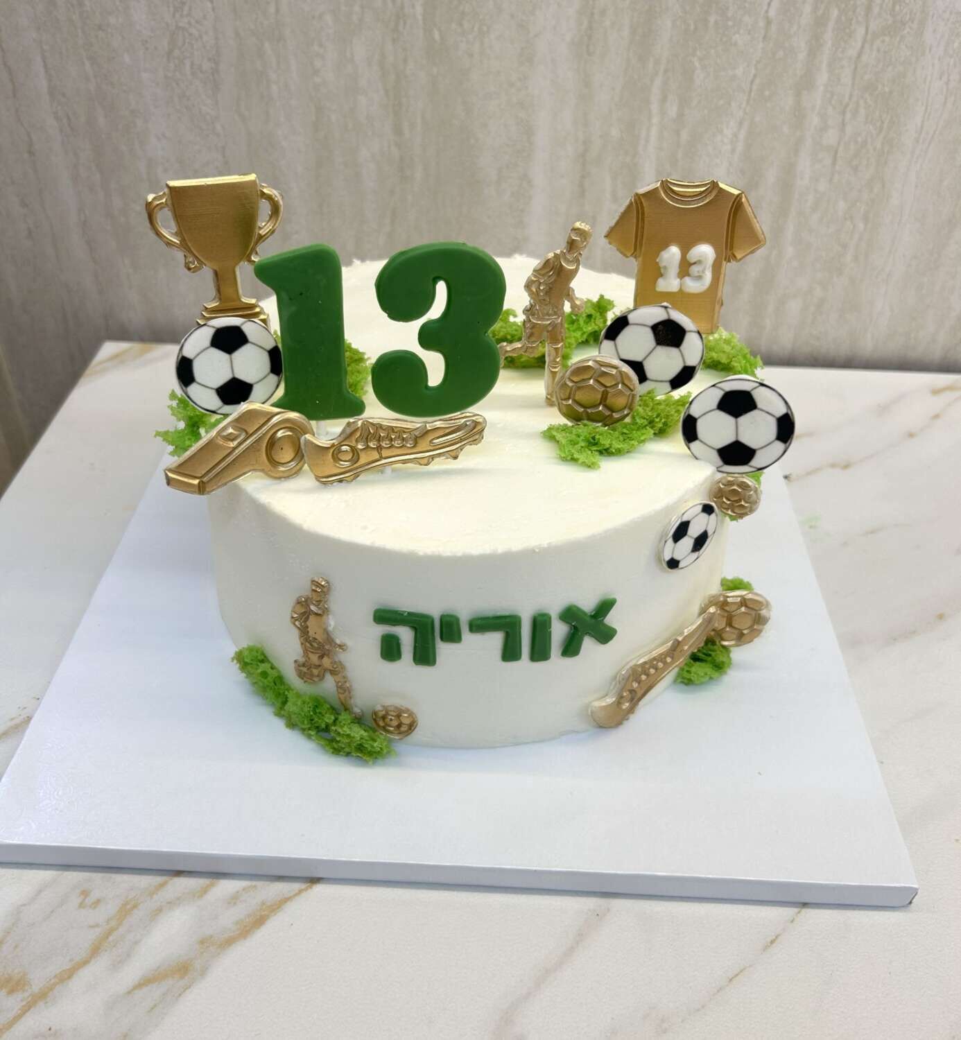 עוגה מעוצבת כדורגל