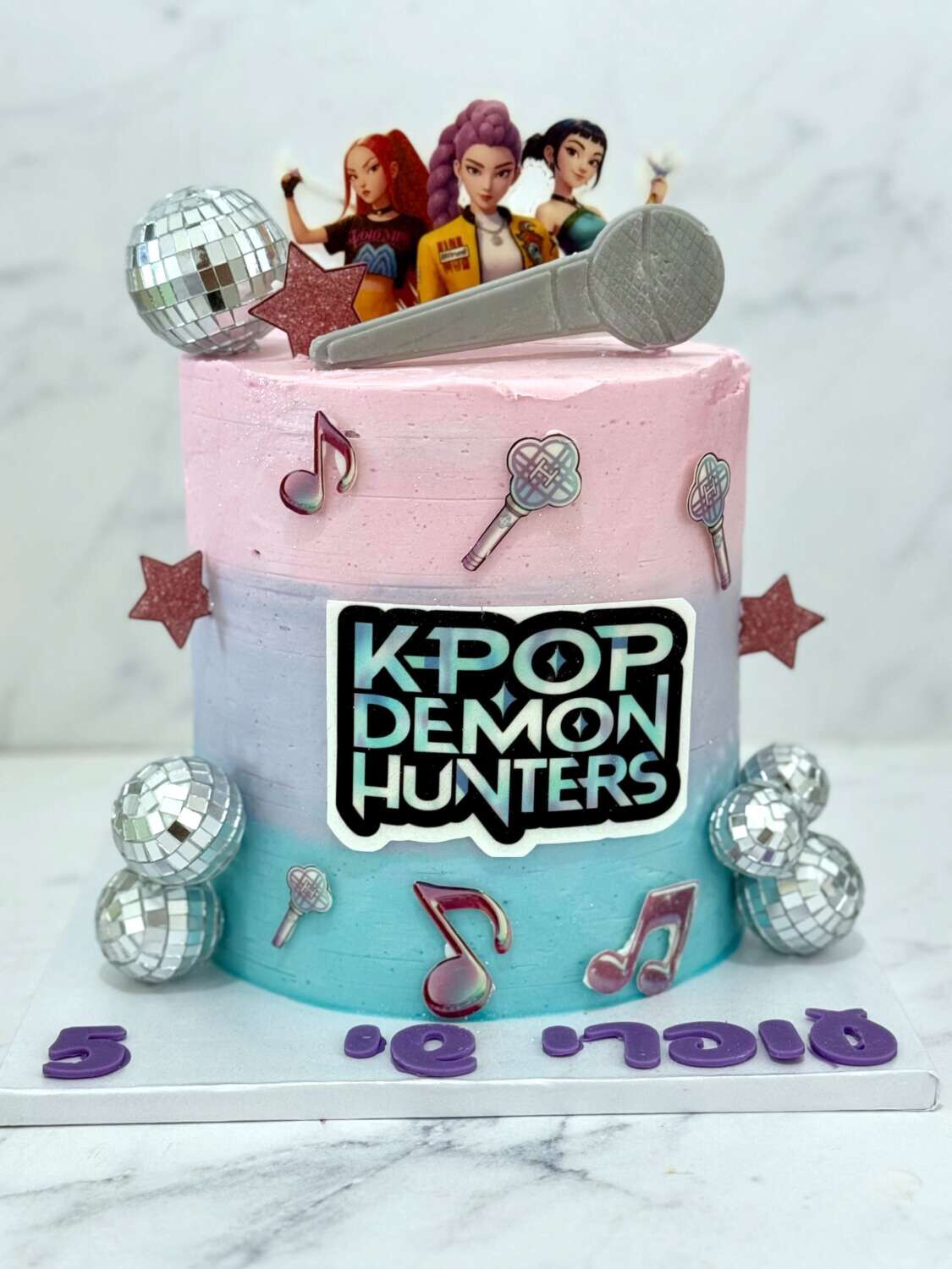 עוגה מעוצבת קיי פופ k pop