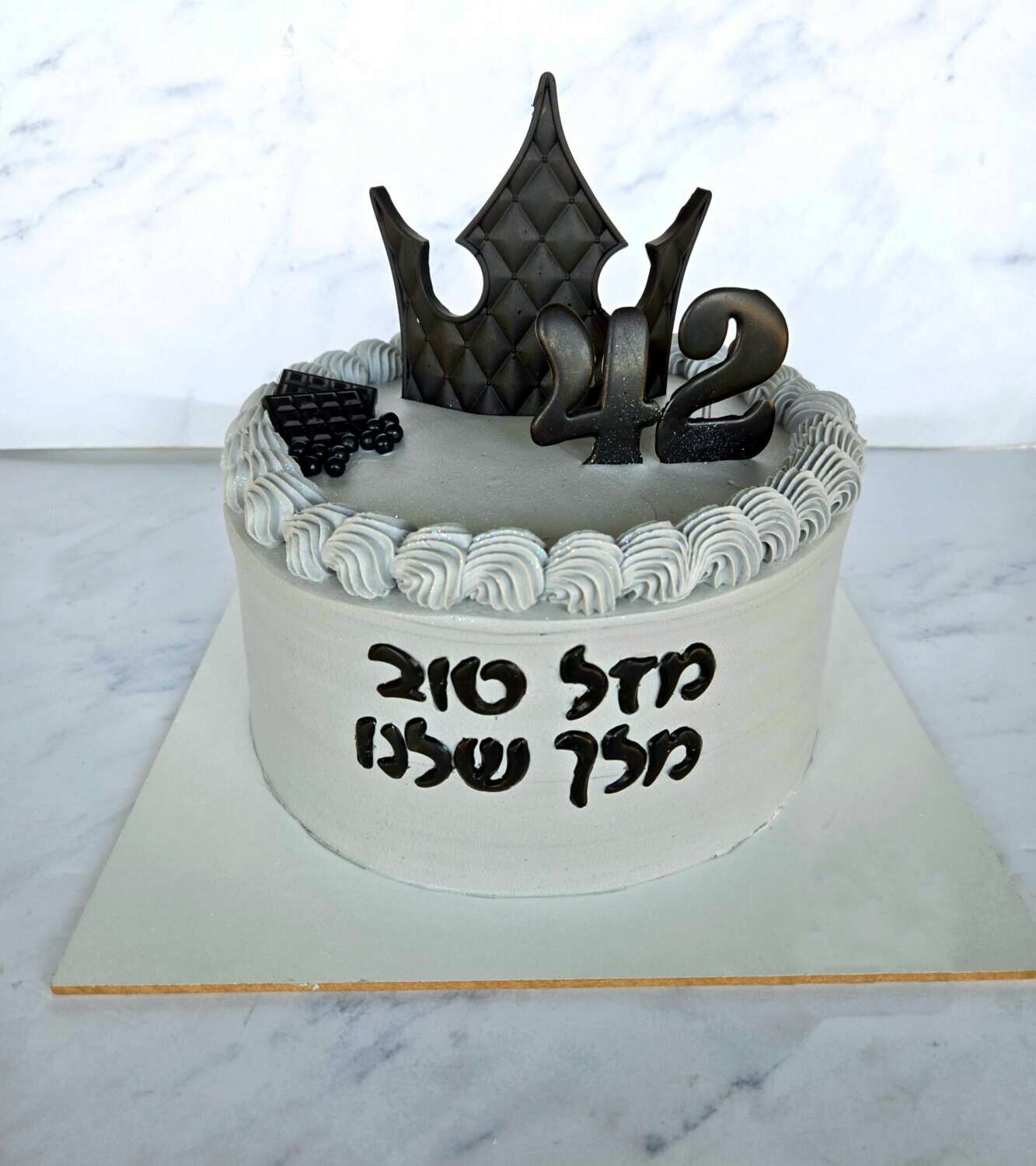 עוגה בעיצוב קלאסי לגבר