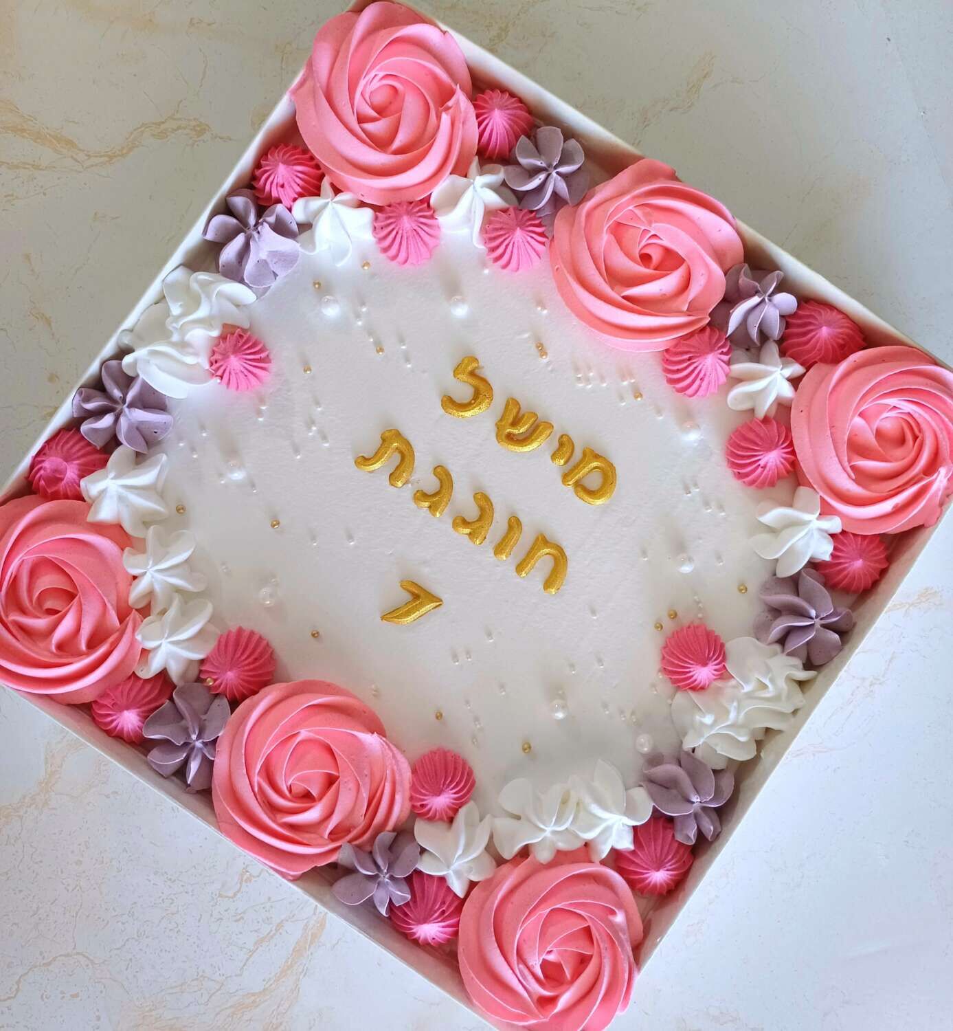 עוגה בקופסא זילוף בעיצוב קלאסי דגם מישל