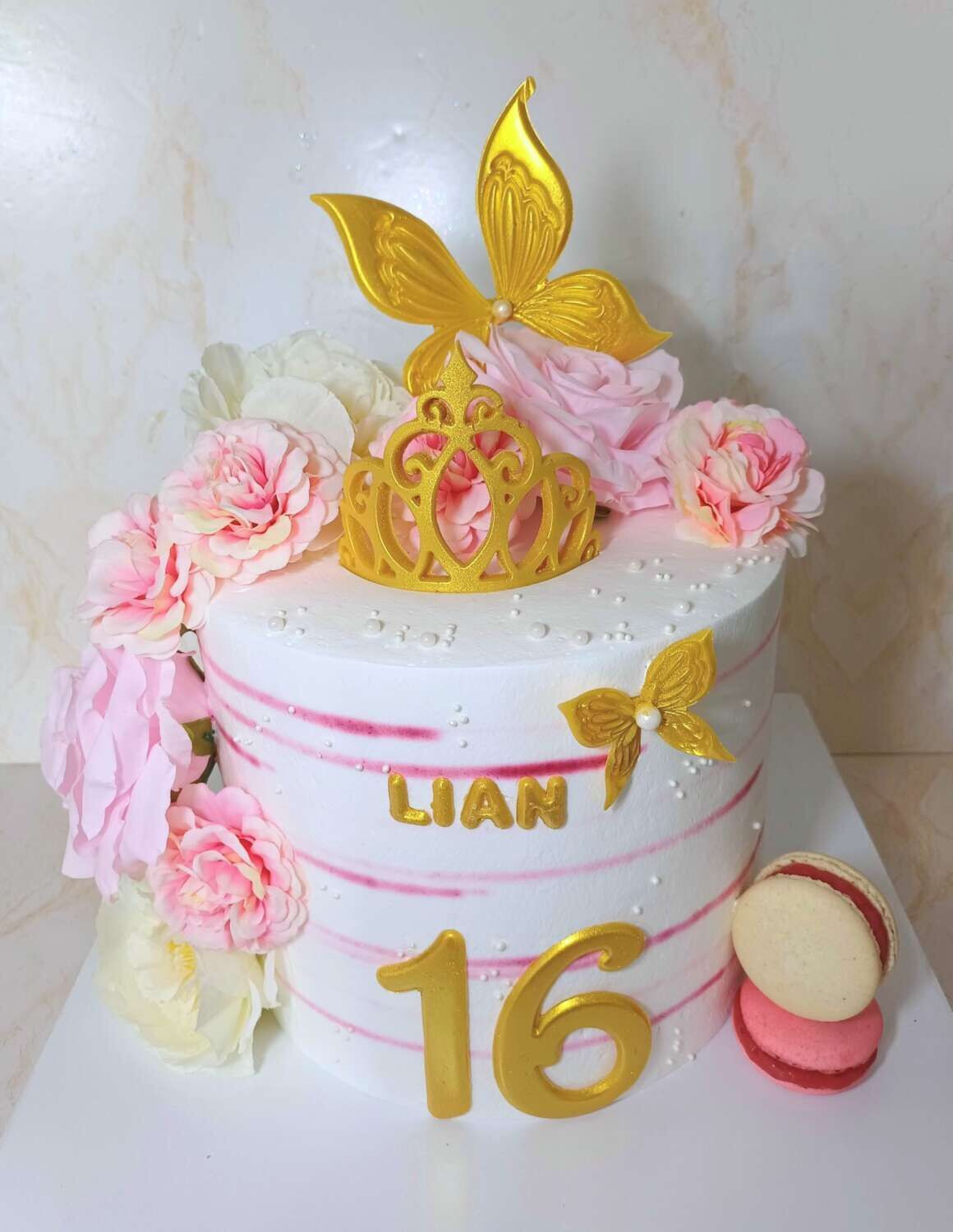 עוגה עם פרחים לגיל 16 מיני קייק מעוצבת