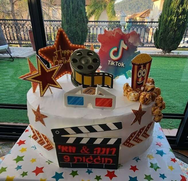 חוגגים יום הולדת מהסרטים