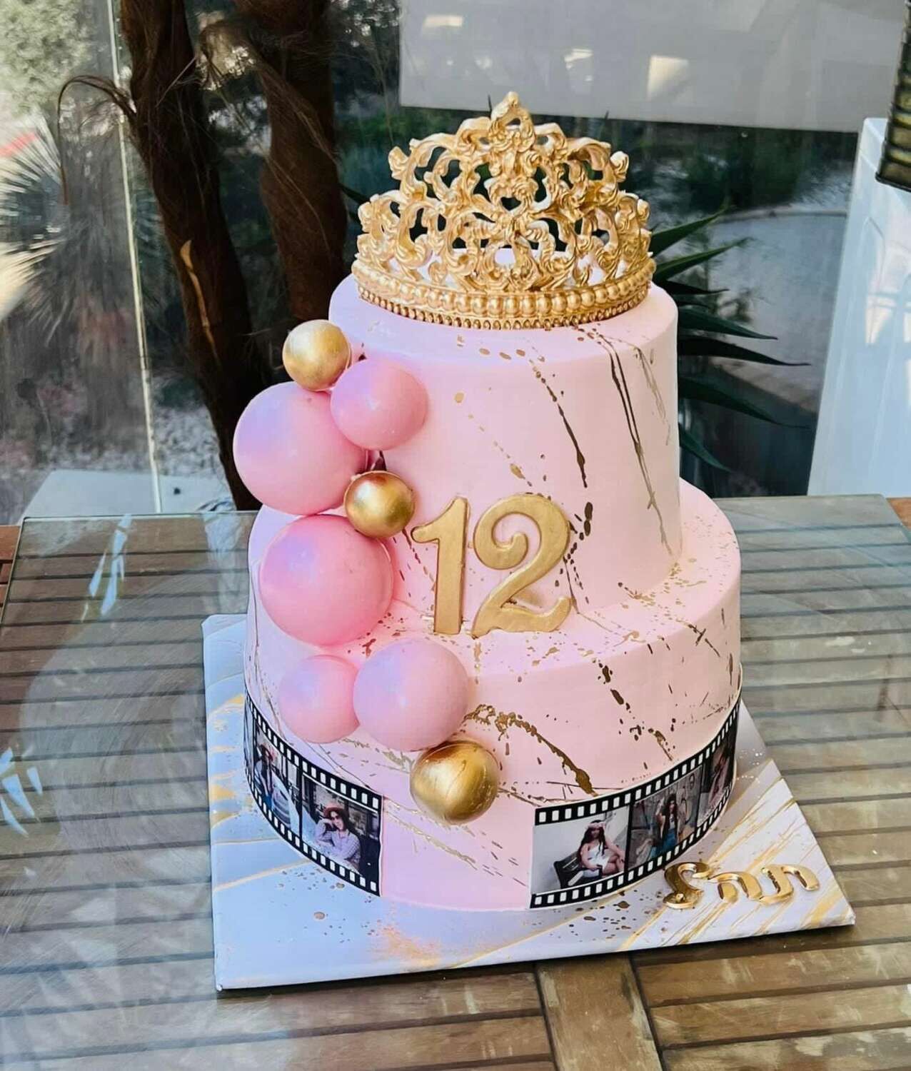 עוגת בת מצווה עם תמונות קומותיים