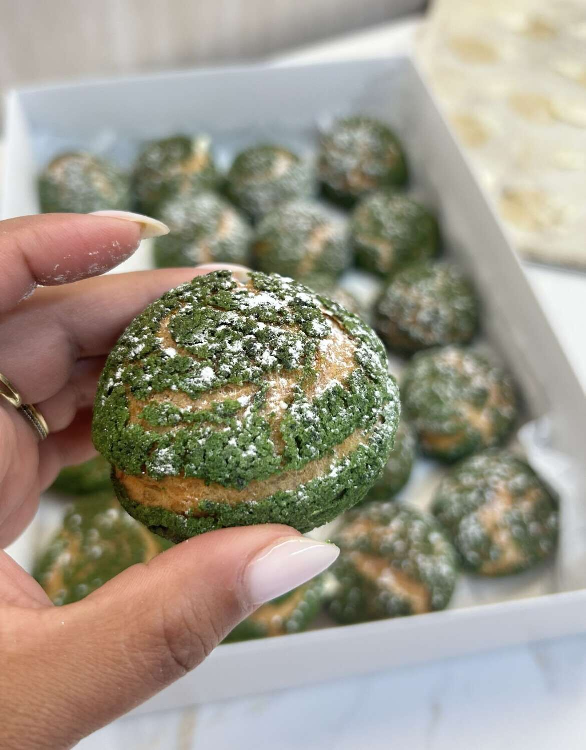 מארז 20 פחזניות במילוי בטעם פיסטוק