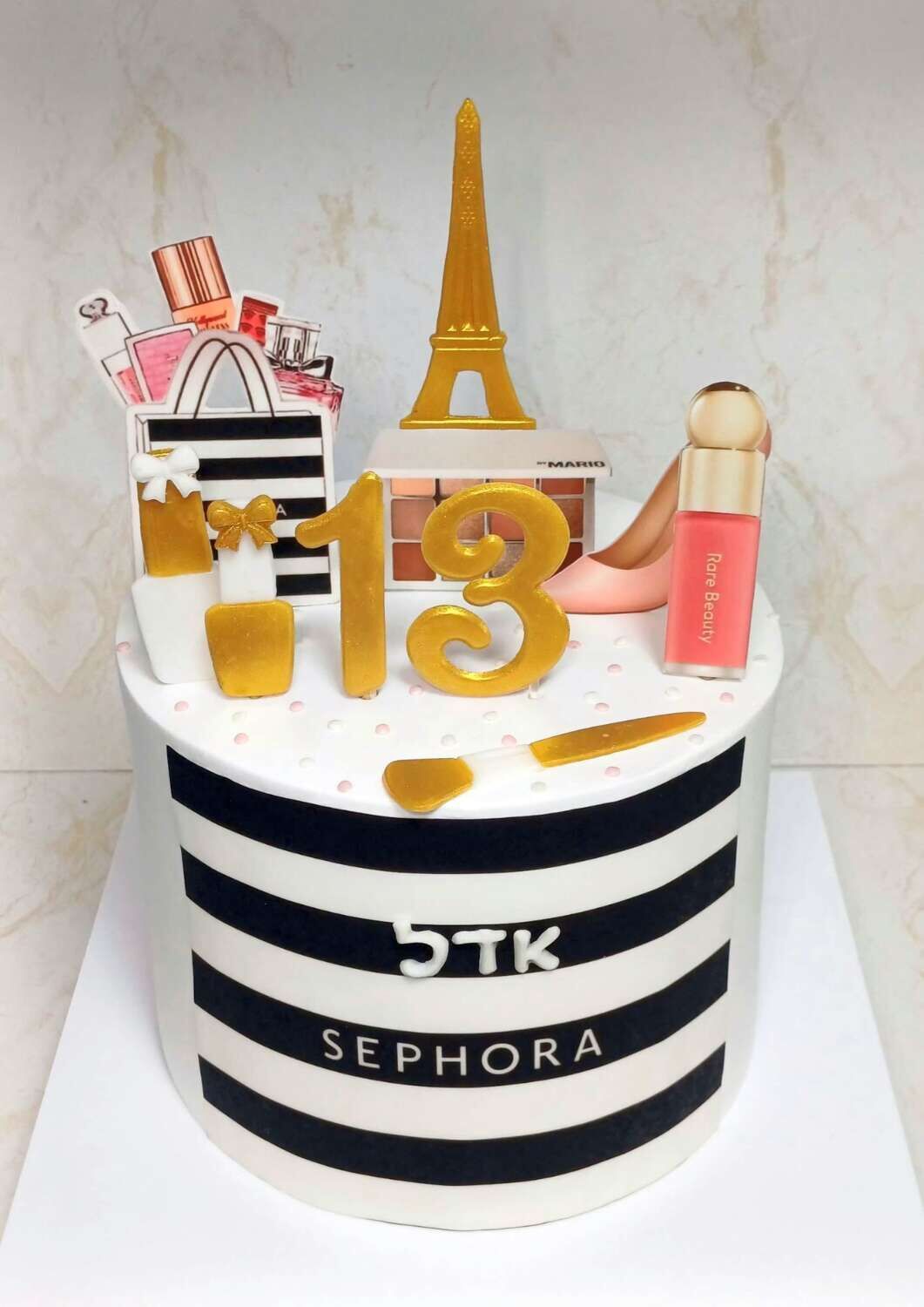 עוגת איפור סאפורה מעוצבת sephora