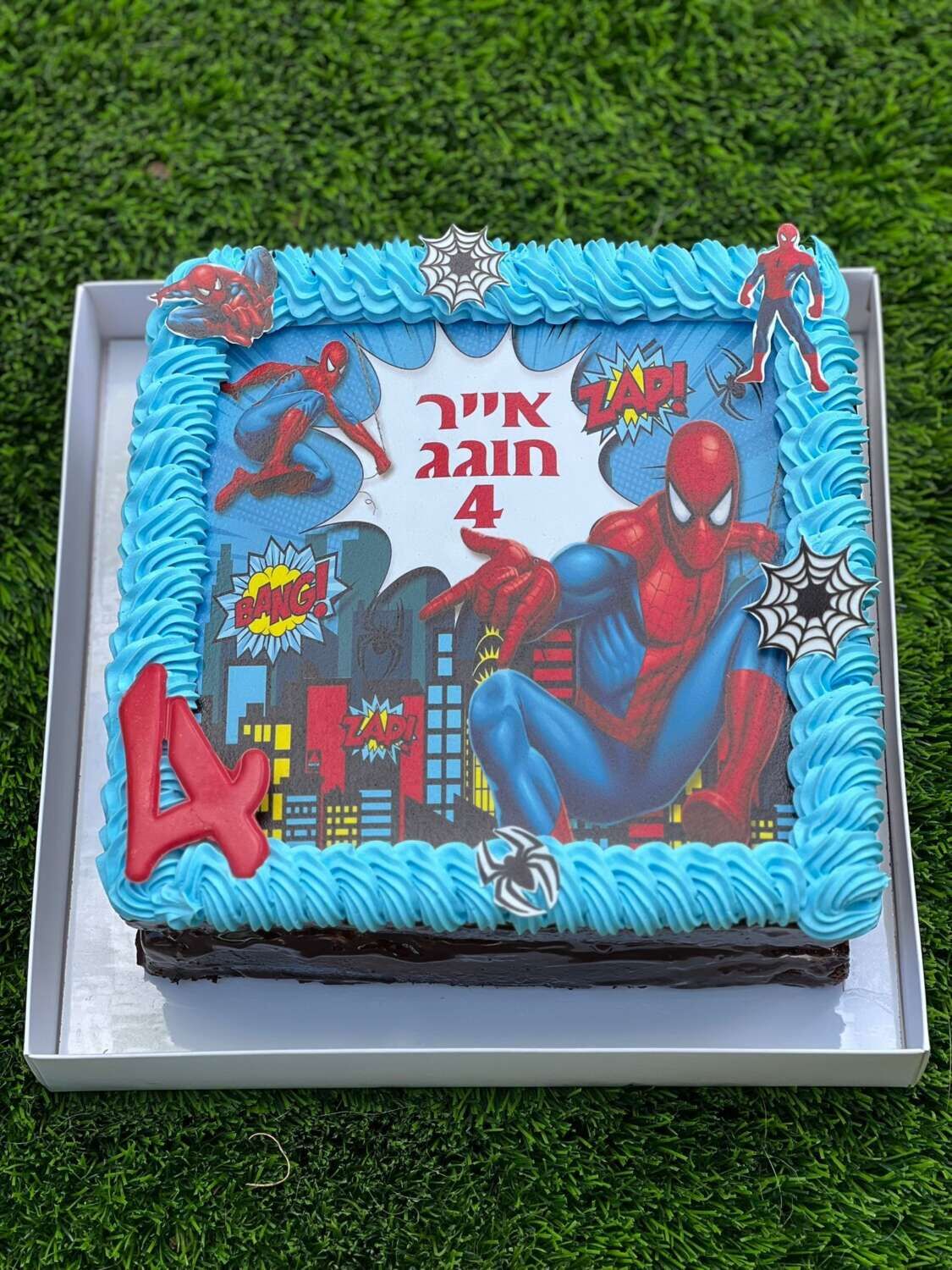 עוגה מרובעת ספיידרמן