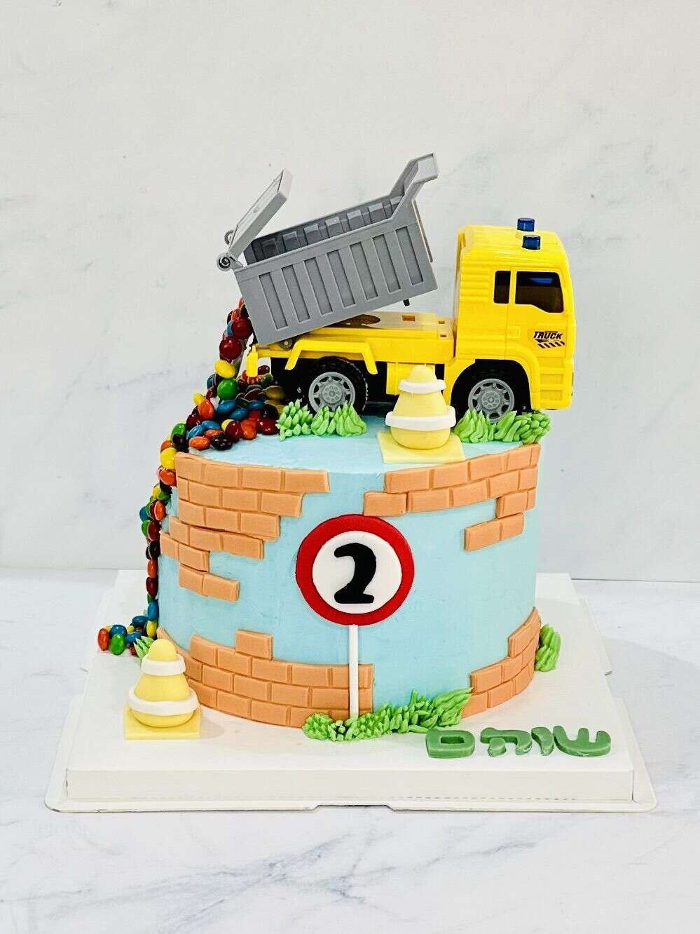 עוגת משאית ליום הולדת לילדים