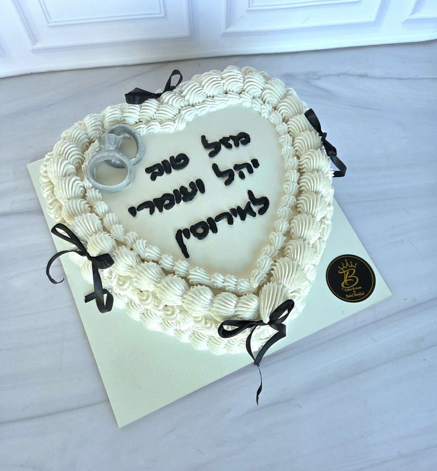 עוגת לב מעוצבת לאירוסין