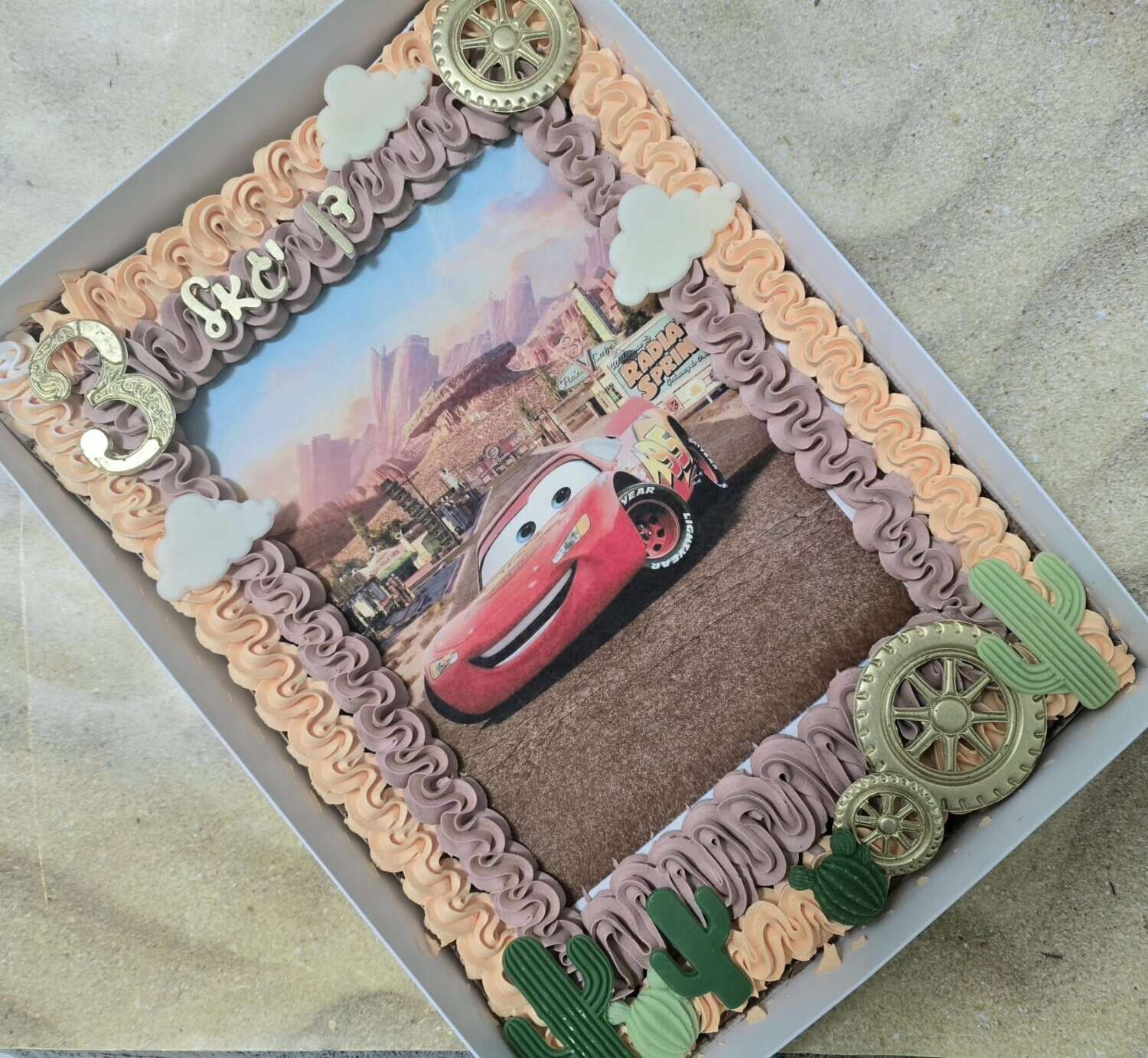 עוגת גן מכוניות CARS