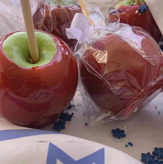 תפוח מסוכר ליום העצמאות