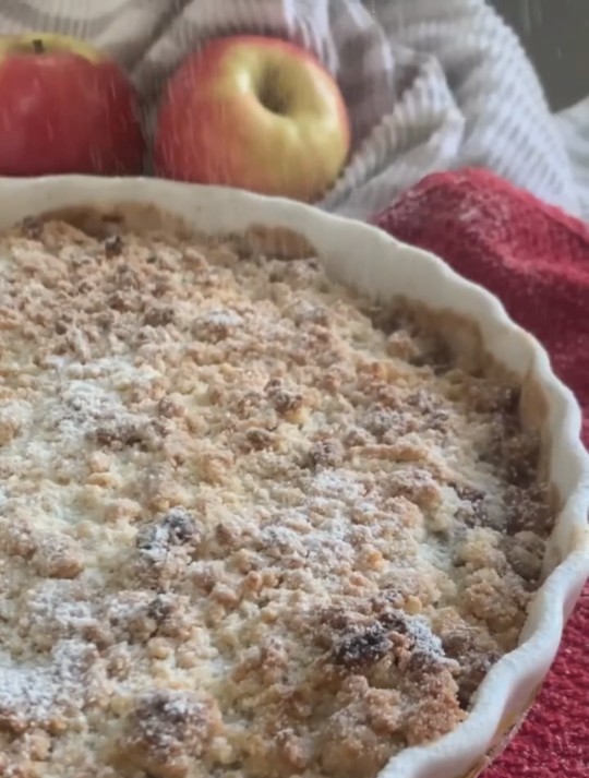 העוגה מוכנה וחמה